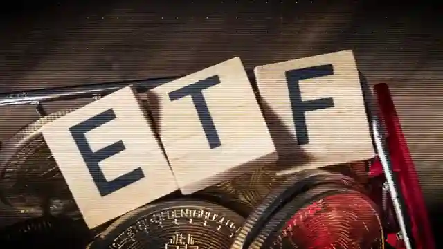 altcoin-etf-approval-impact-2025-market-forecast